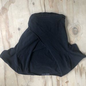 This is a black wrap up.